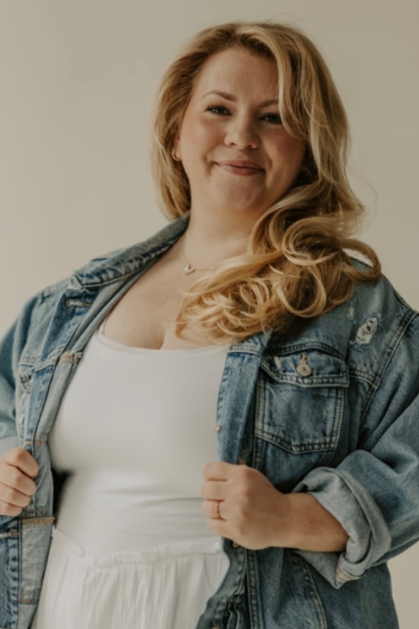 Cruise Brothers Travel Agent KAILEY CASE